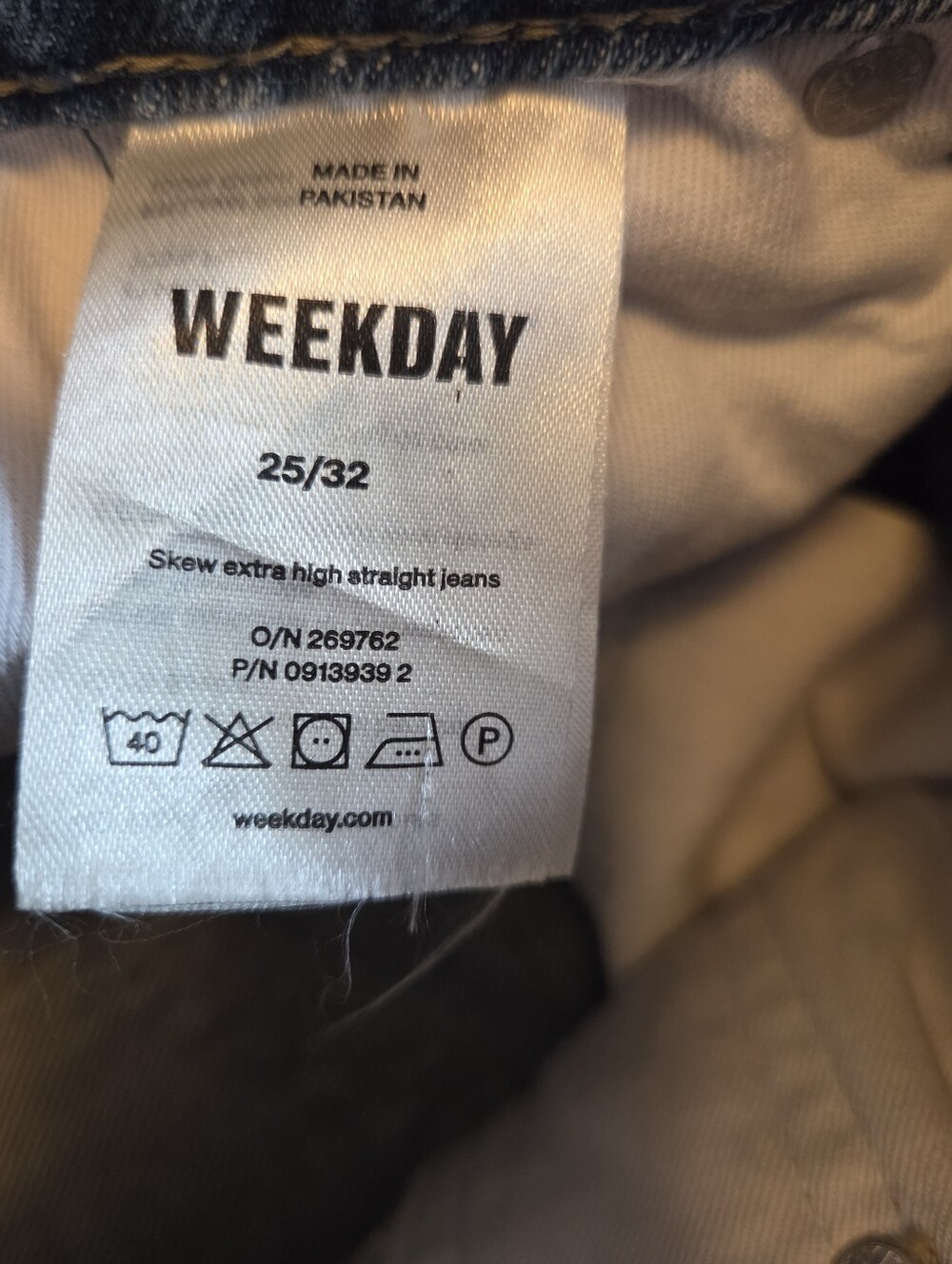 Weekday Skew Extra High Straight Jeans Size 25 - Picture 7 of 8